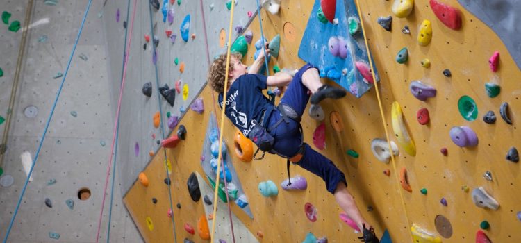 klimmuur studentenklimvereniging studenten klimmen klimmen Rotterdam boulderen studentenboulderen